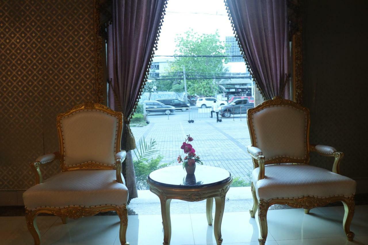 Adriatic Palace Bangkok Buitenkant foto